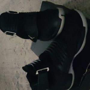 Black Jordan Air Imminent size men 11